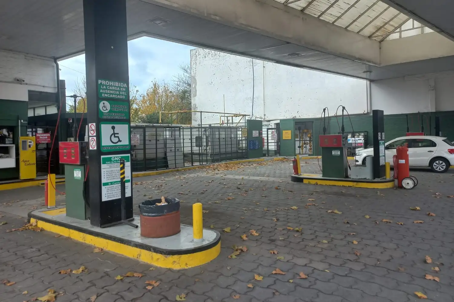 En el transcurso del día las estaciones de servicio normalizarán sus servicios.