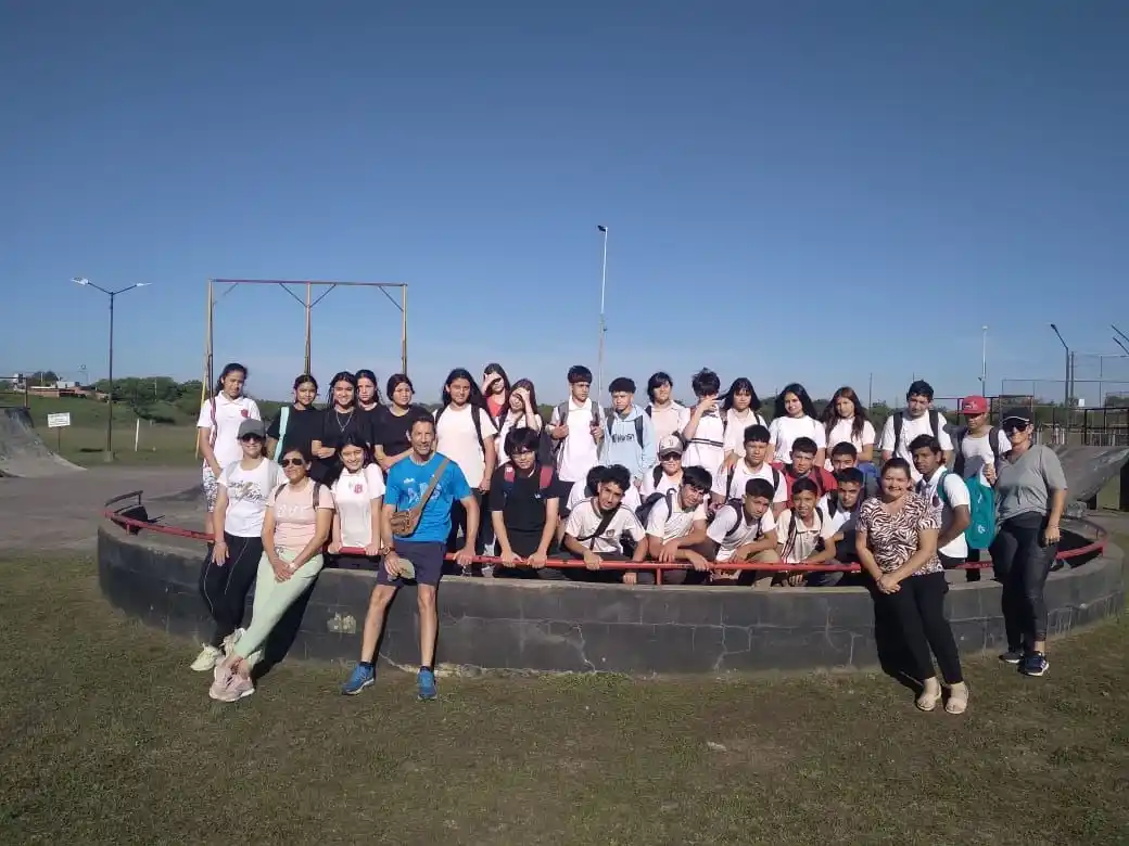 Estudiantes de la escuela 10 realizaron una actividad al aire libre