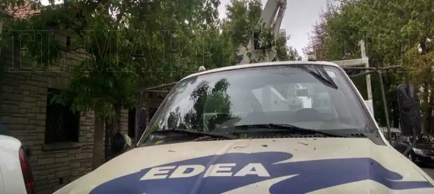 La tormenta produce cortes de luz en la ciudad