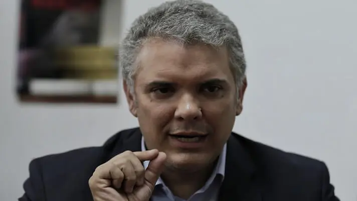IVÁN DUQUE APAGA OTRO INCENDIO: repudia apología al nazismo por parte de un grupo de policías