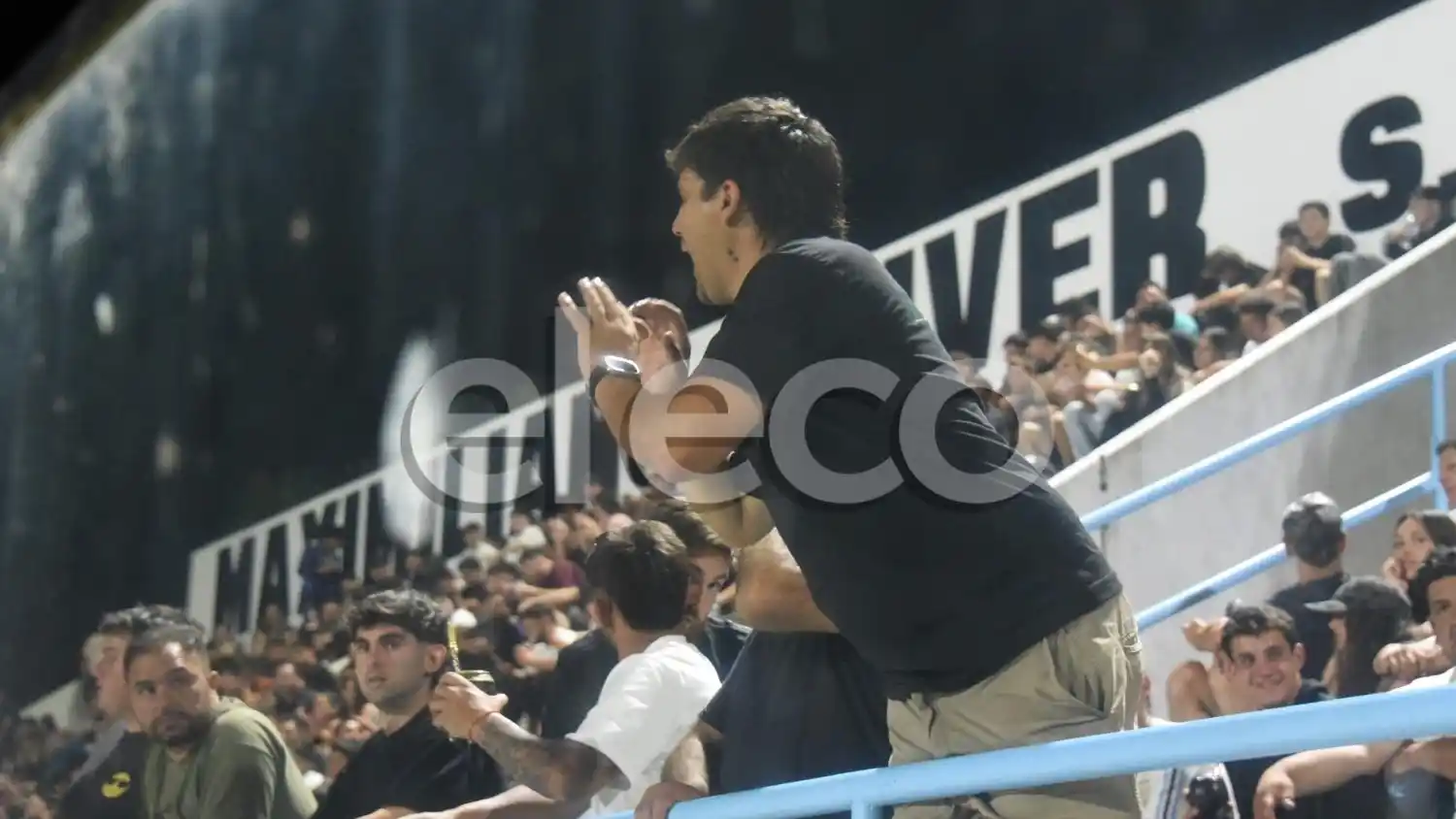 López sigue en Excursionistas.