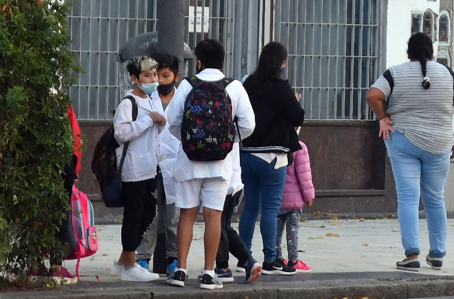 Según una revista científica, cerrar escuelas es la segunda medida más efectiva para frenar los contagios