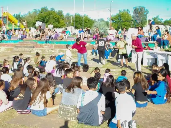 Vecinos del barrio Benito Legerén disfrutaron e la primera Kermesse itinerante del año