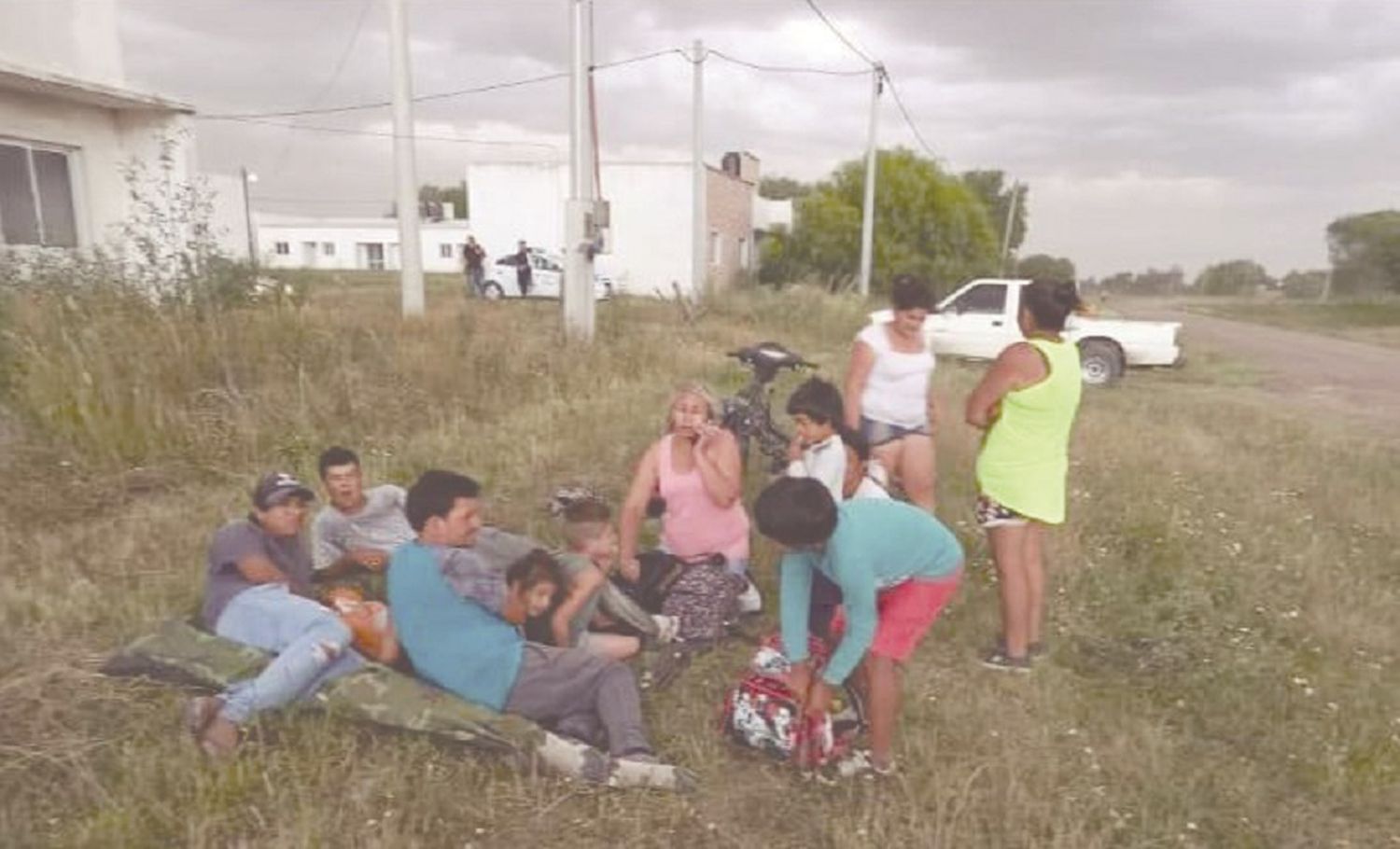 Con un acampe reclaman la entrega de viviendas del Prodiser