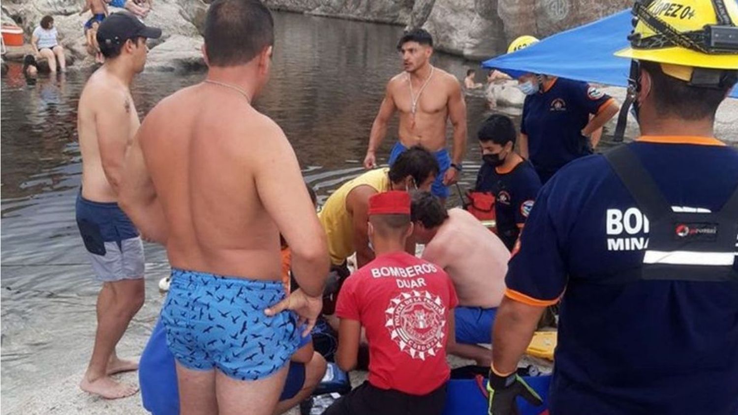 Tragedia en Mina Clavero: se tiró al agua y al volver a la costa murió