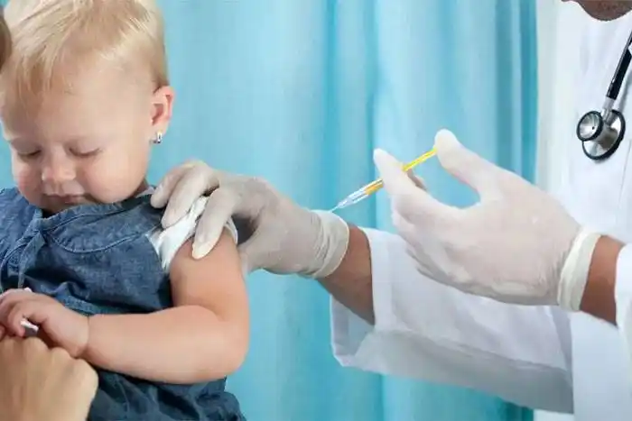 La provincia comenzará a vacunar a niños de entre 6 meses y 3 años