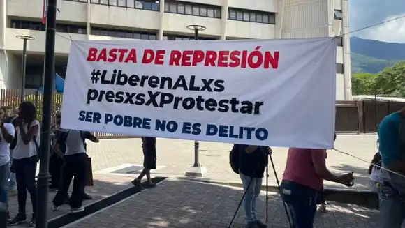 Madres y familiares de detenidos tras el 28Jul introdujeron recurso de amparo en el TSJ (VIDEO)