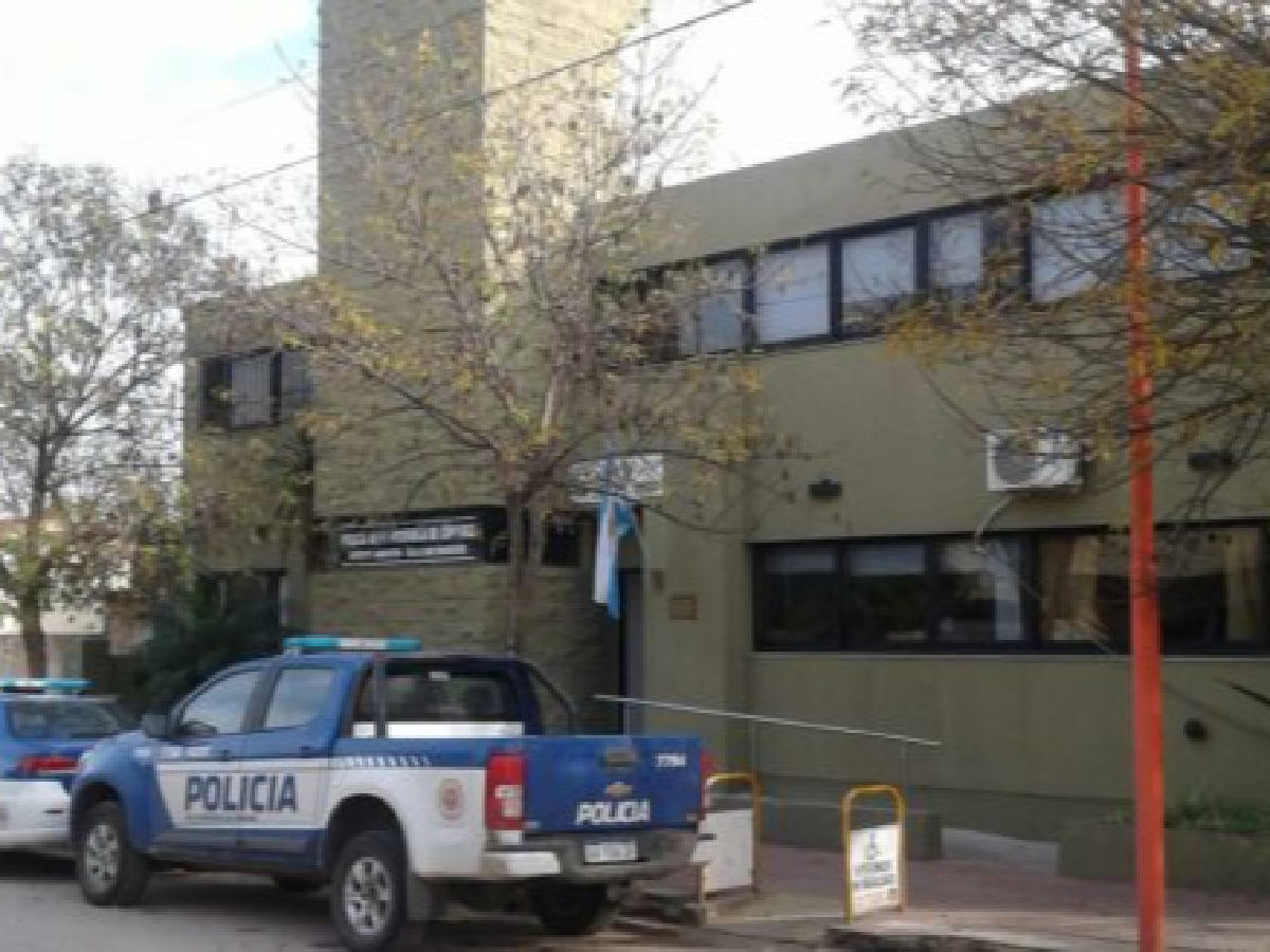 Arroyito: investigan si  la policía le disparó a un  joven en una fiesta ilegal    