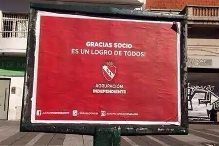 El afiche de Independiente que festejó el ascenso antes de tiempo