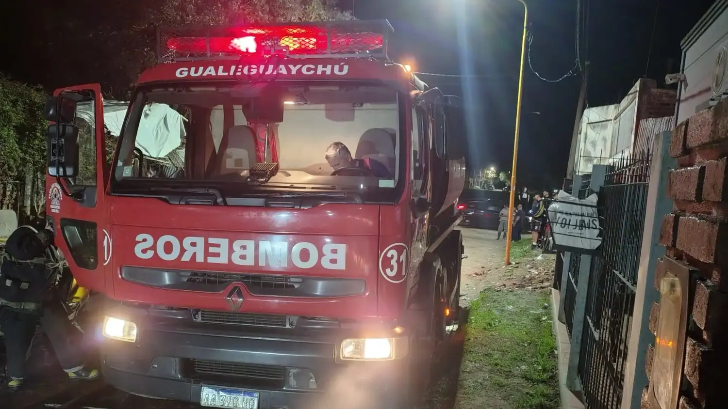 La historia detrás del incendio total de una vivienda en la ciudad: "Fue cuestión de segundos y no hubo más que hacer"