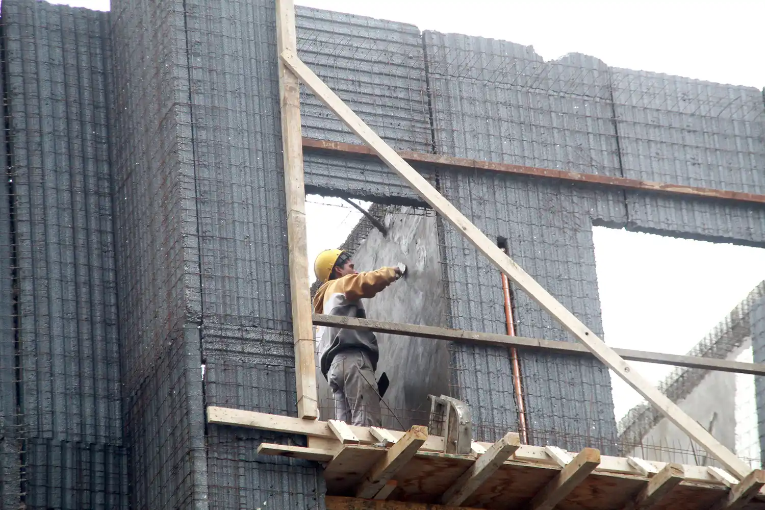 Construcción. En un presente complejo