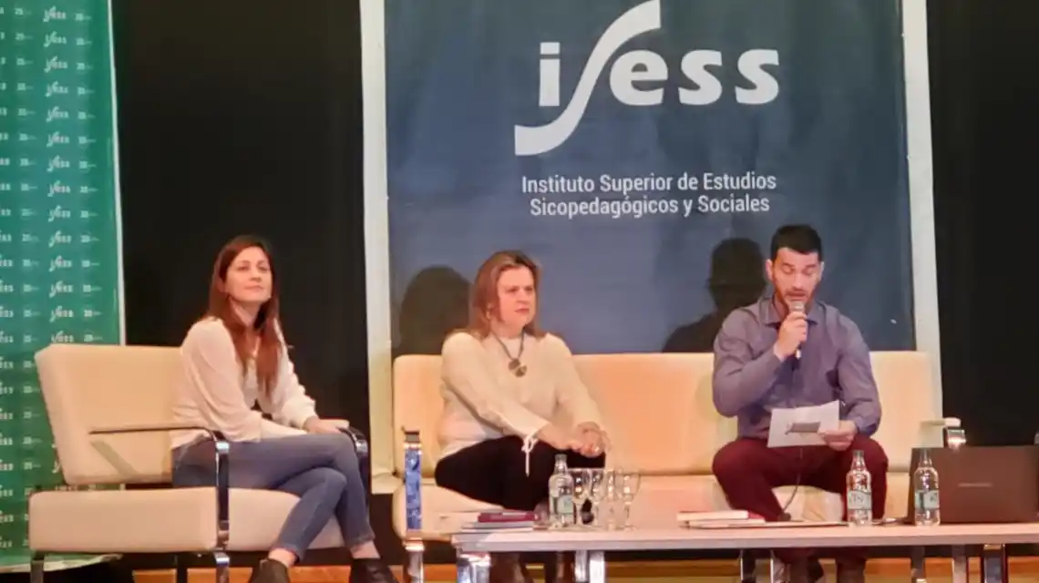 Santa Fe presentó su política social en La Pampa