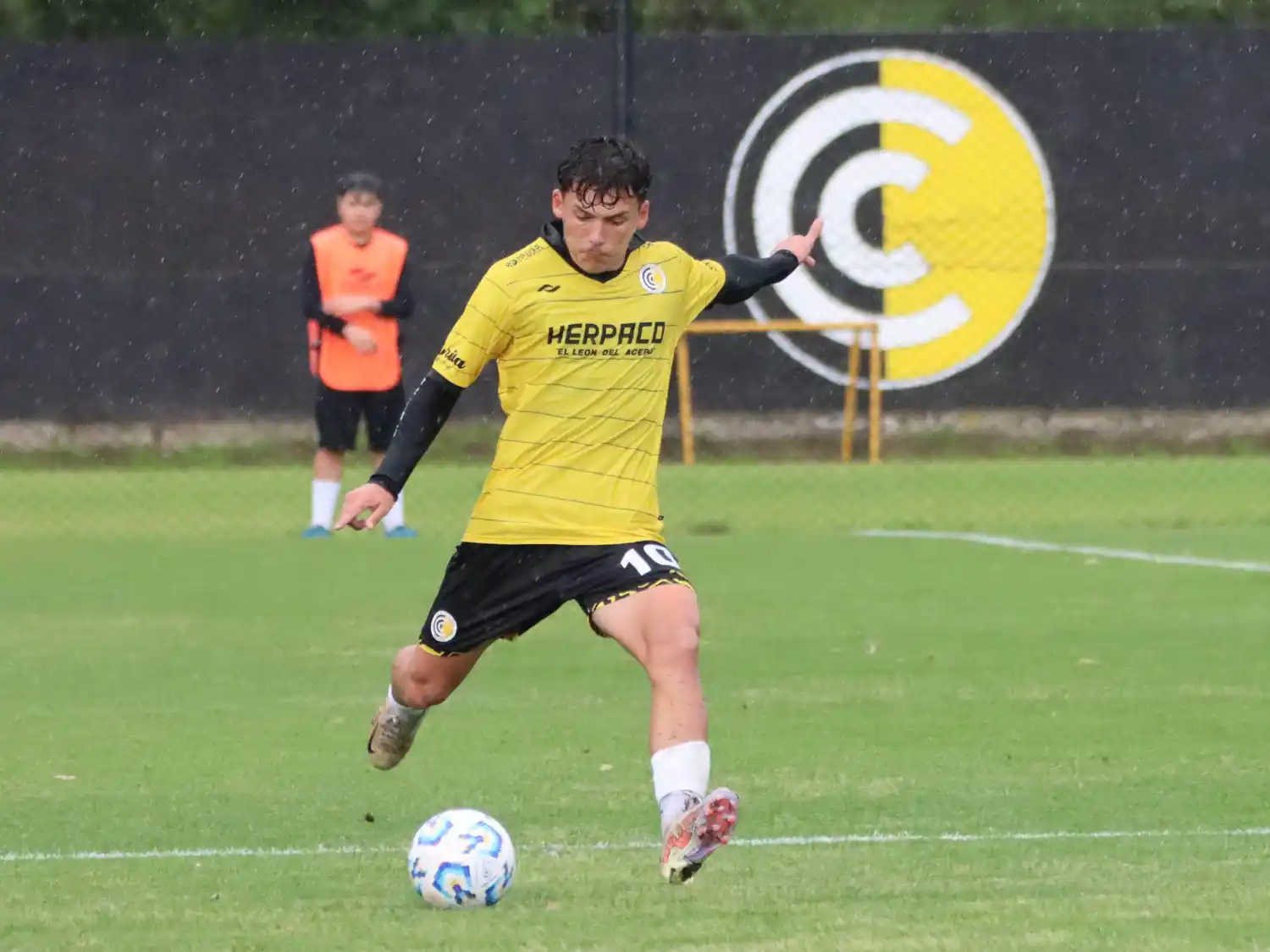 Vallejo, de reciente paso por Comunicaciones. (Foto de Claudio Morales).