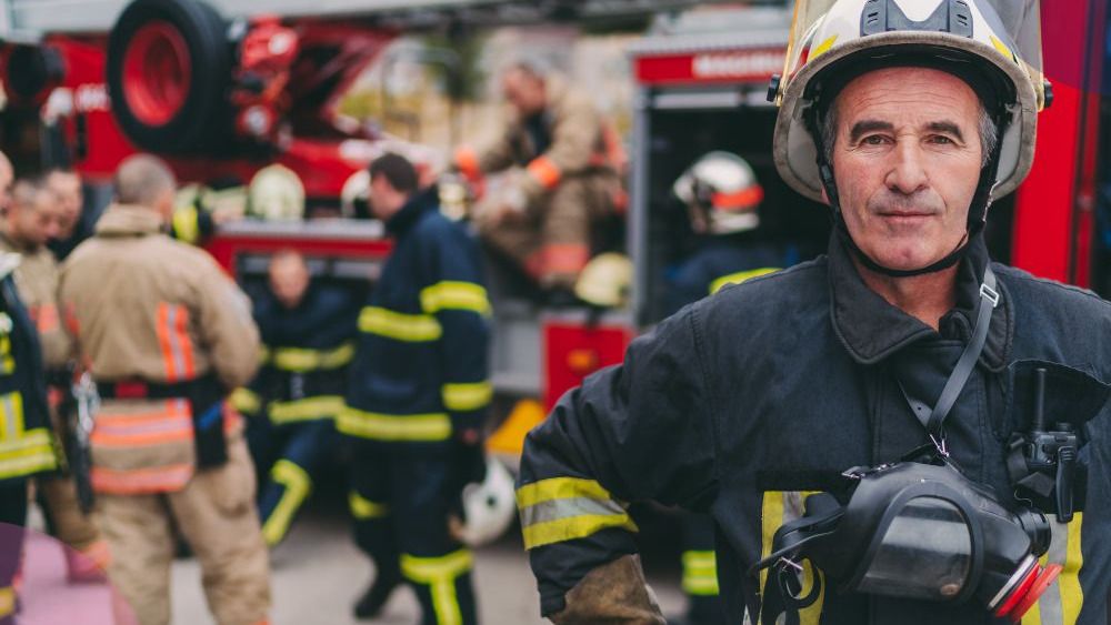 ¿Qué celular elegir si sos bombero? Funcionalidad y resistencia ante todo.