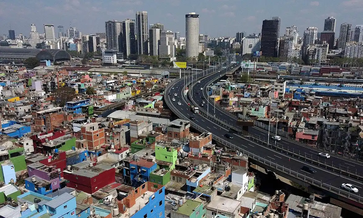 La pobreza alcanzó al 41,7% de las personas en el segundo semestre de 2023