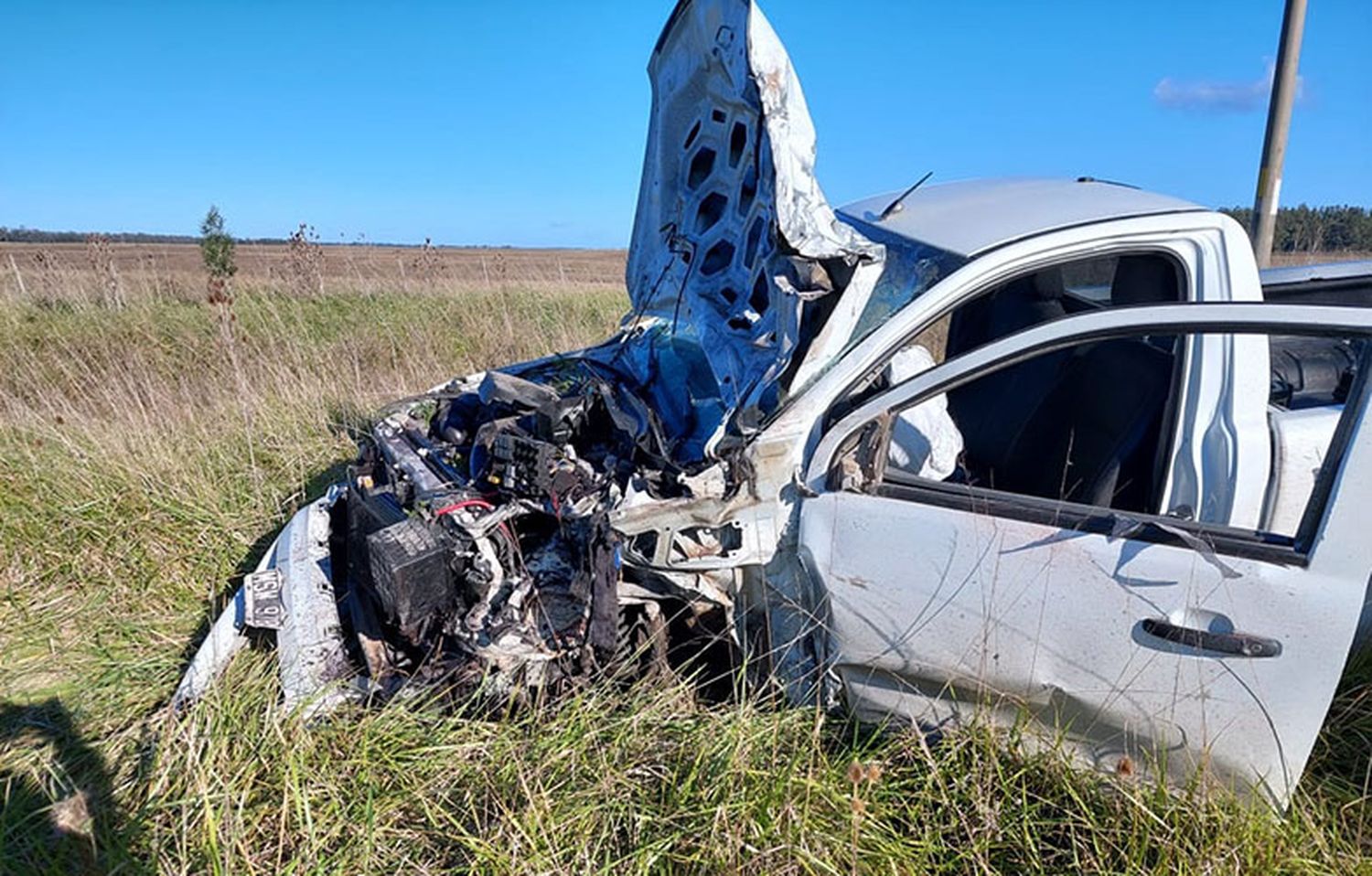 Un motociclista perdió la vida en un choque contra una camioneta