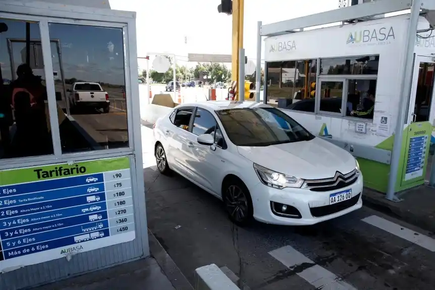 Pese a los anuncios de Macri, Vidal aumenta 33% los peajes a La Plata y la costa atlántica