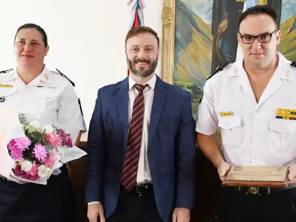 Azcué participó del acto por el 191 aniversario de la creación de la Policía de Entre Ríos