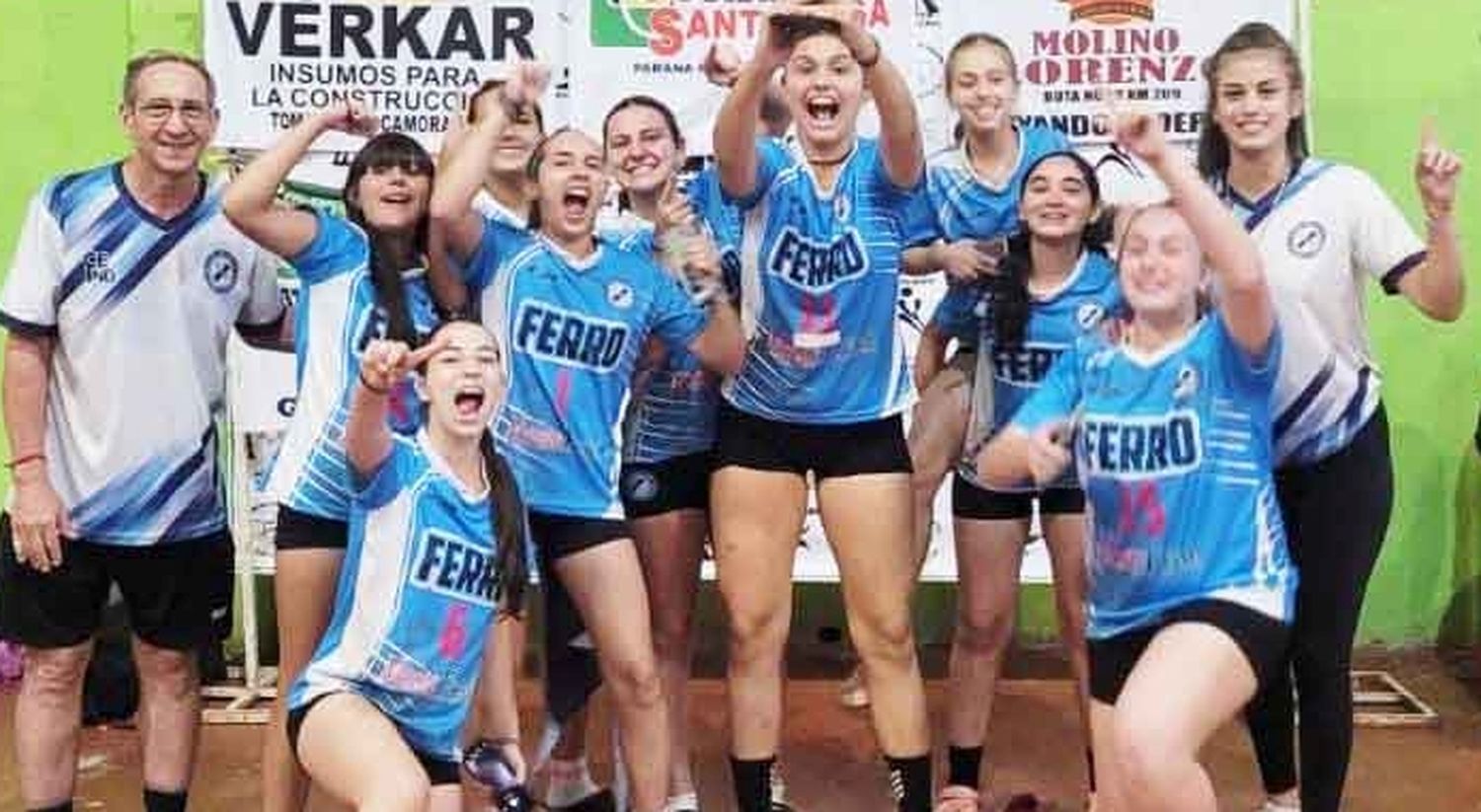 Dos títulos para Ferro en Voley Sub 14 y Sub 18