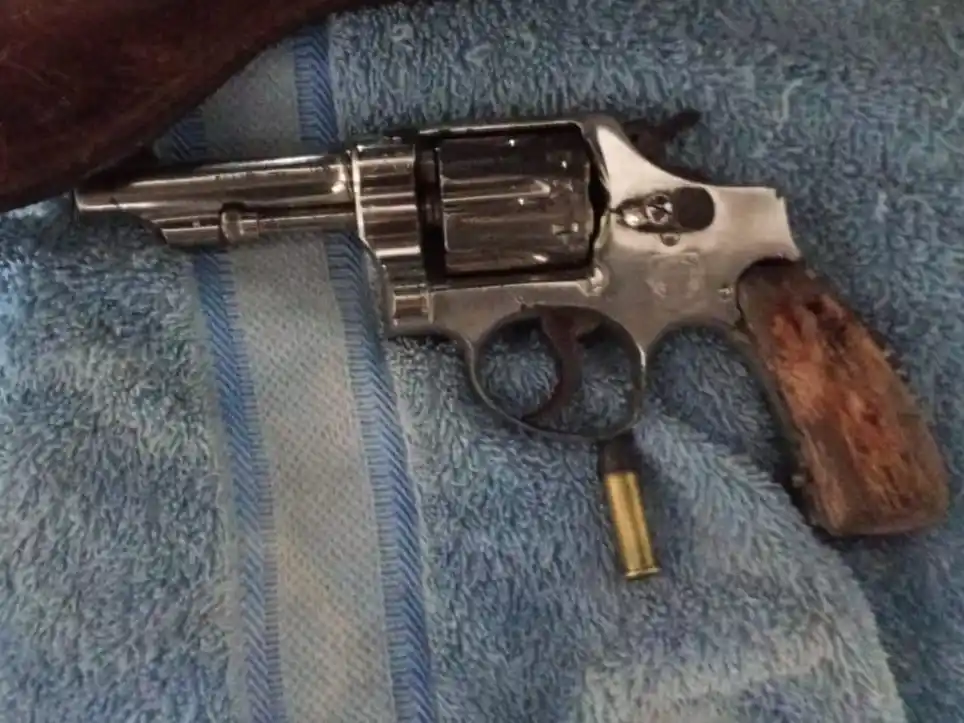 Allanamientos en Paraná: secuestran armas, droga y detienen a un hombre