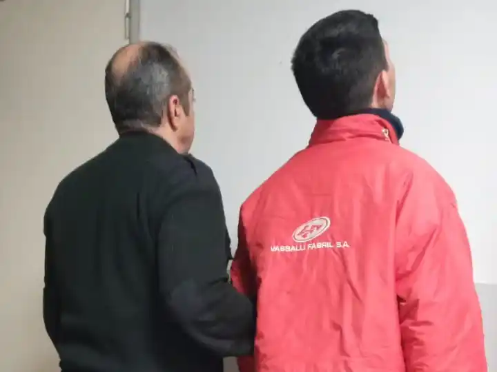 El joven detenido por la policía.