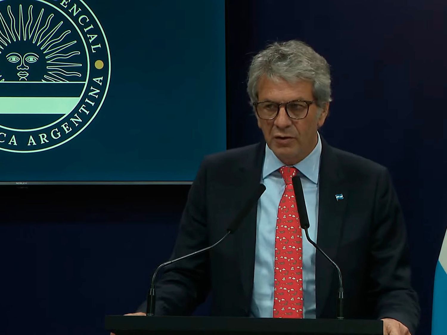 El Gobierno lanzó el plan destinado poner en circulación los dólares del “colchón”