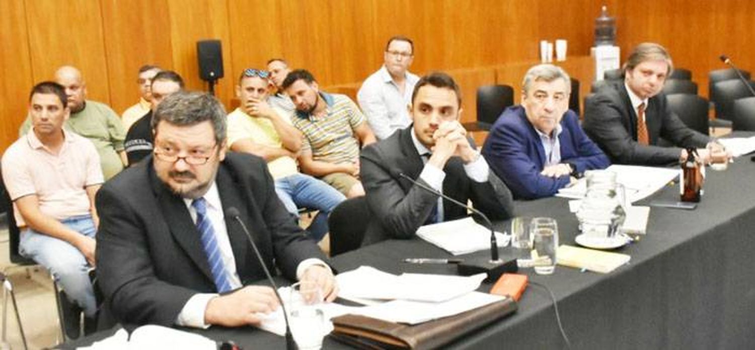 La Sala Penal delibera sobre las condenas  a los funcionarios policiales