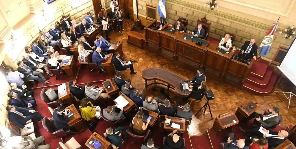 La Fiscal General Vranicich presenté el informe de gestión 2025 ante el Senado.