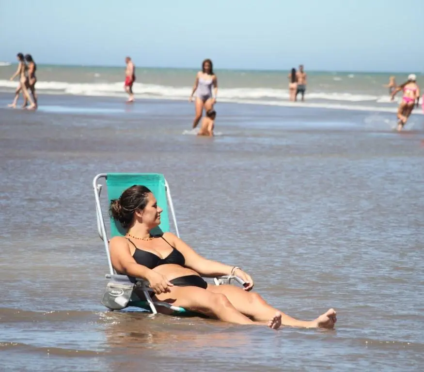 Calor, sol, y sí, mucho viento en Claromecó