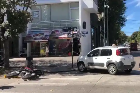 Motociclista con fractura en una pierna tras chocar en zona Güemes