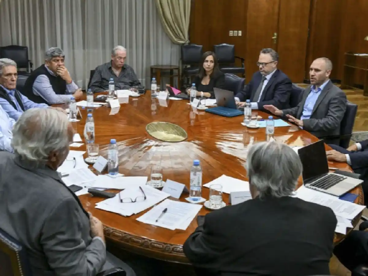 Adelantaron a junio los aumentos del Salario Mínimo, que será de $45.540