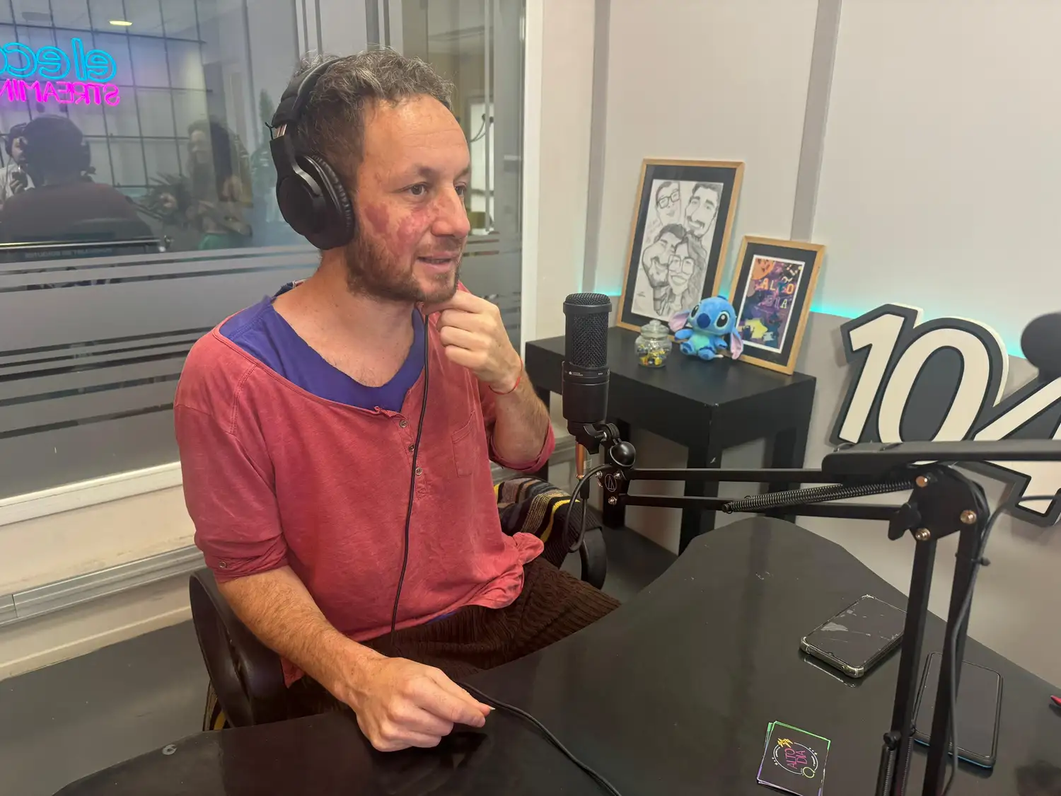 El artista Javi Lester estuvo en Alto Día.