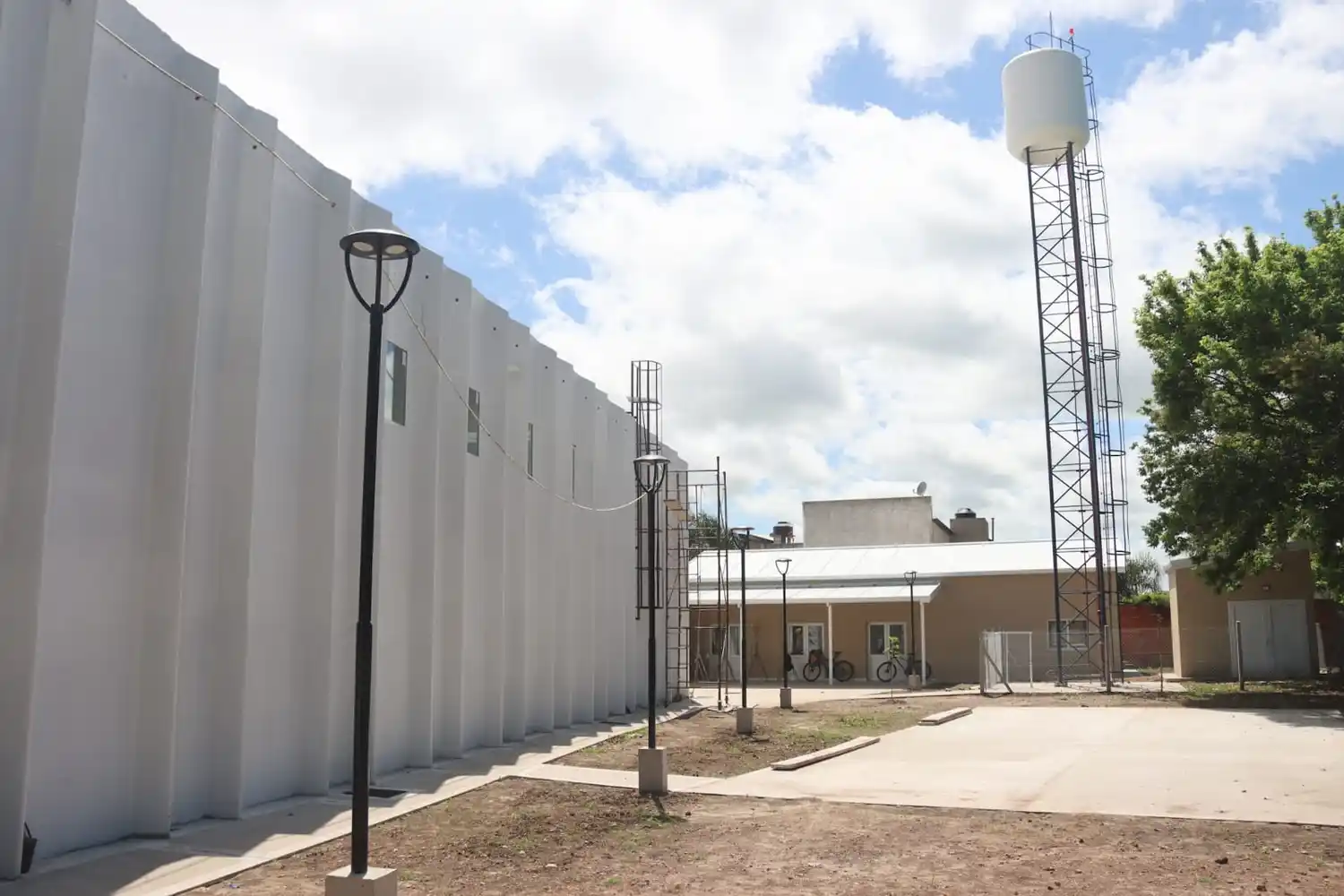 Entró en la última etapa la obra de la Escuela N° 117 ''María Elena Walsh”