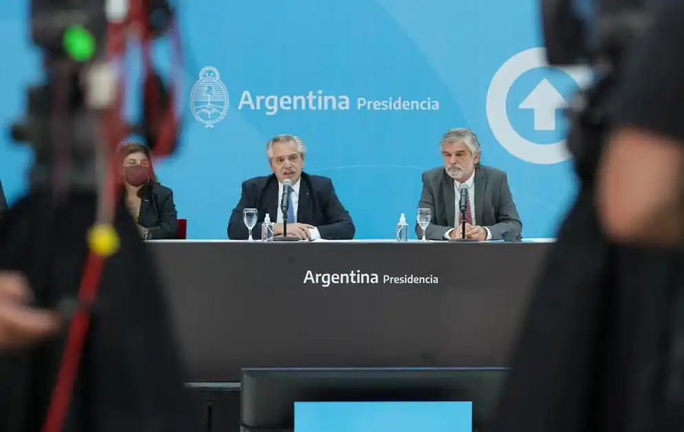 Alberto Fernández lanzó en el Museo del Bicentenario los programas federales Construir y Equipar Ciencia.