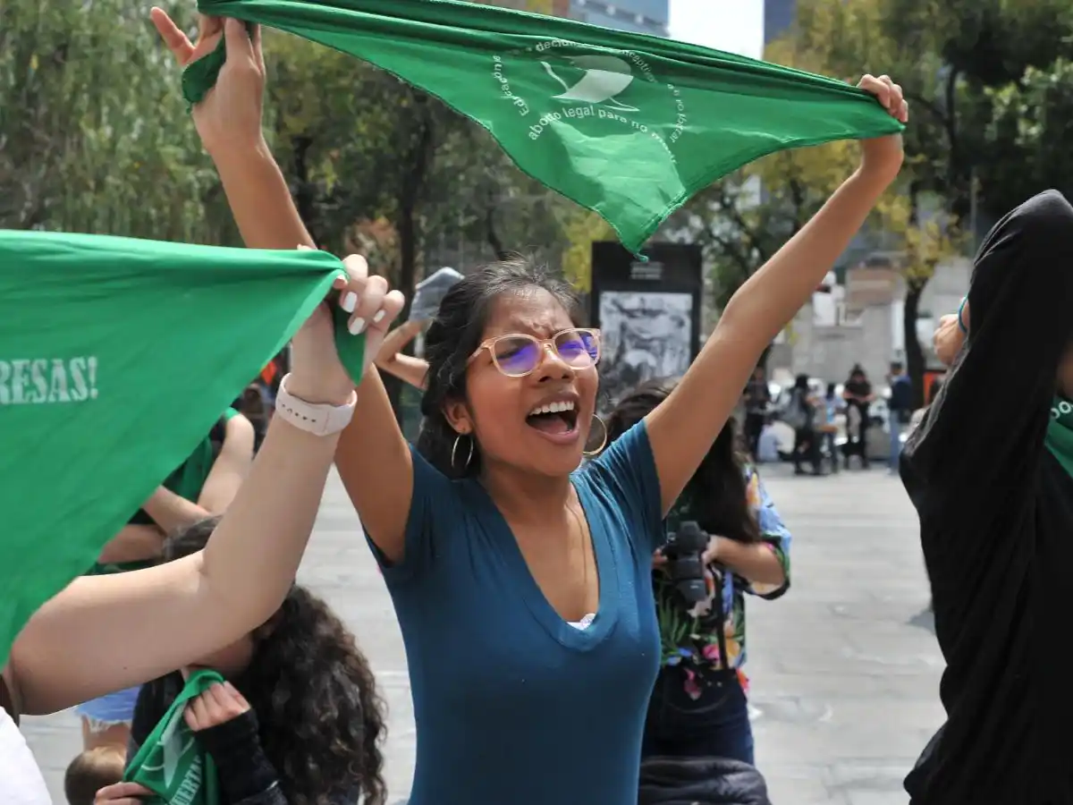 Murió una mujer tras hacerse un aborto clandestino y convocan a un "pañuelazo"