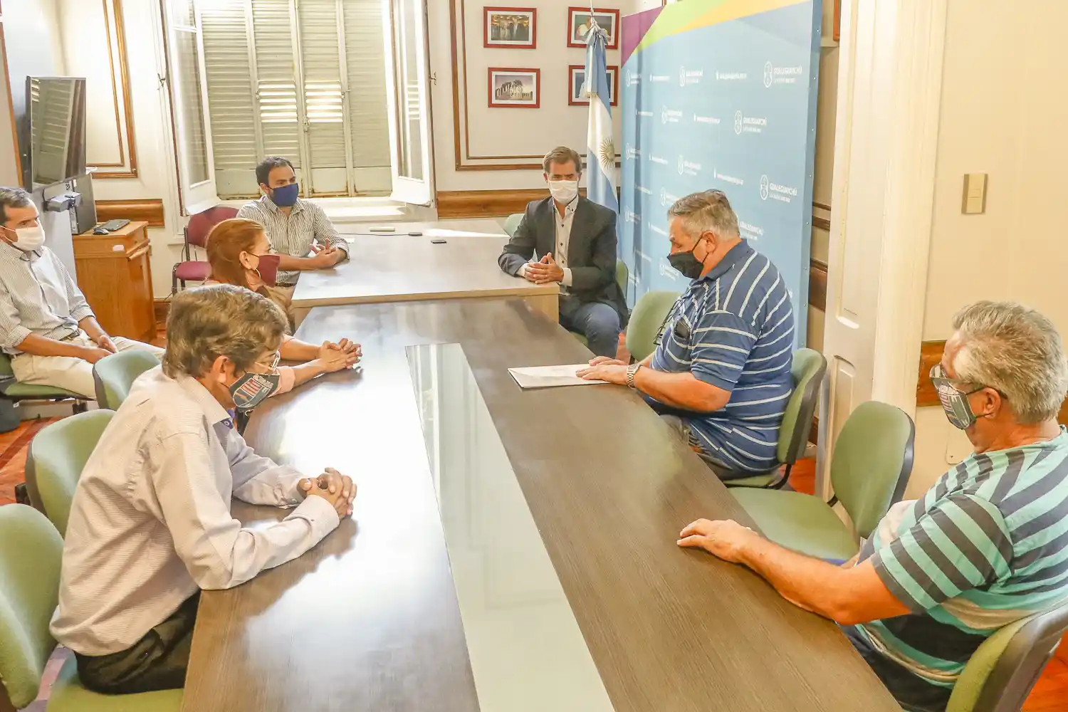 Los empleados municipales pidieron un 40% de aumento y un mínimo de $30.000