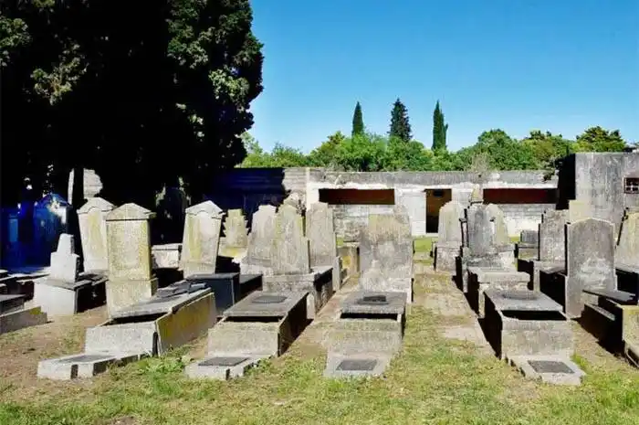 Denuncian que falleció un familiar, pero les entregaron el cuerpo de otra persona