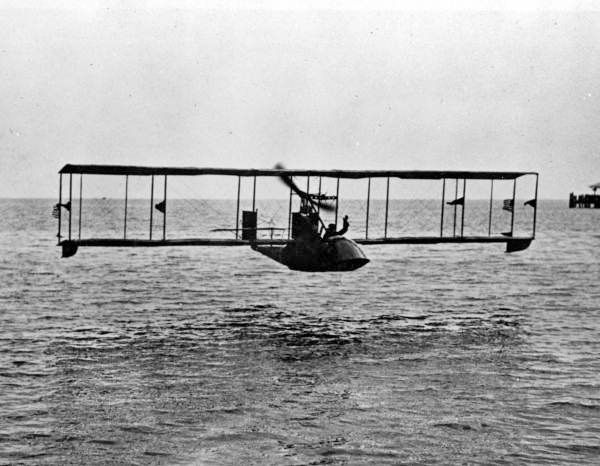 Jueves Retro, capítulo 4: Benoist XIV, el primer avión comercial de pasajeros