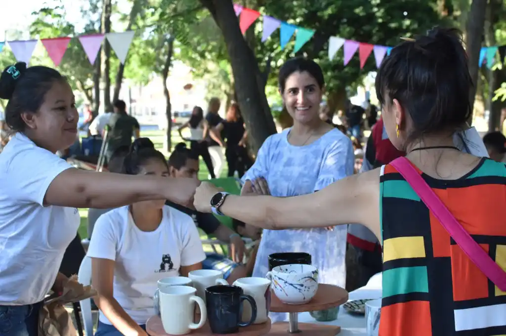 Santa Fe Más: se realizó una feria de emprendedores y muestra de talleres