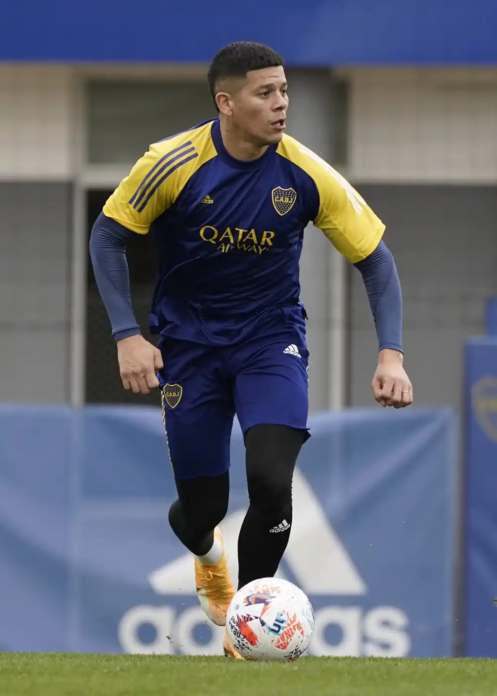 Rojo muestra jerarquía en la defensa de Boca.