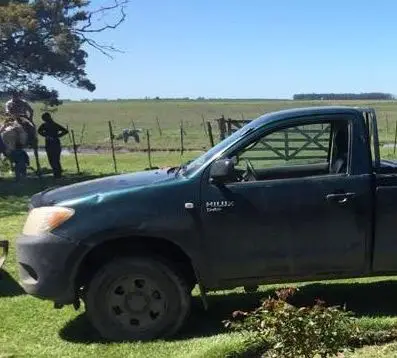 Delincuentes se llevaron una camioneta del sector de 52 y 67