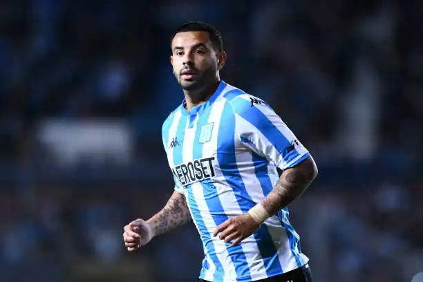 Cardona será titular en Racing.