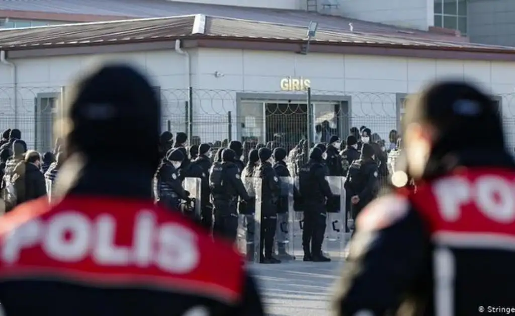 Turquía ordena la detención de 82 militares por supuesto golpismo