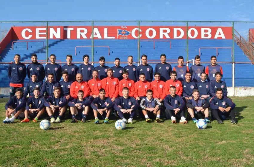 El Charrúa presentó plantel en la previa del debut