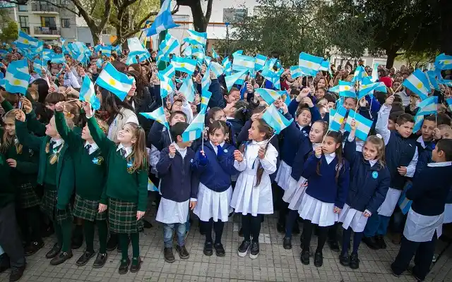 Bicentenario de la Independencia: habrá vigilia, cantantes y una fiesta popular