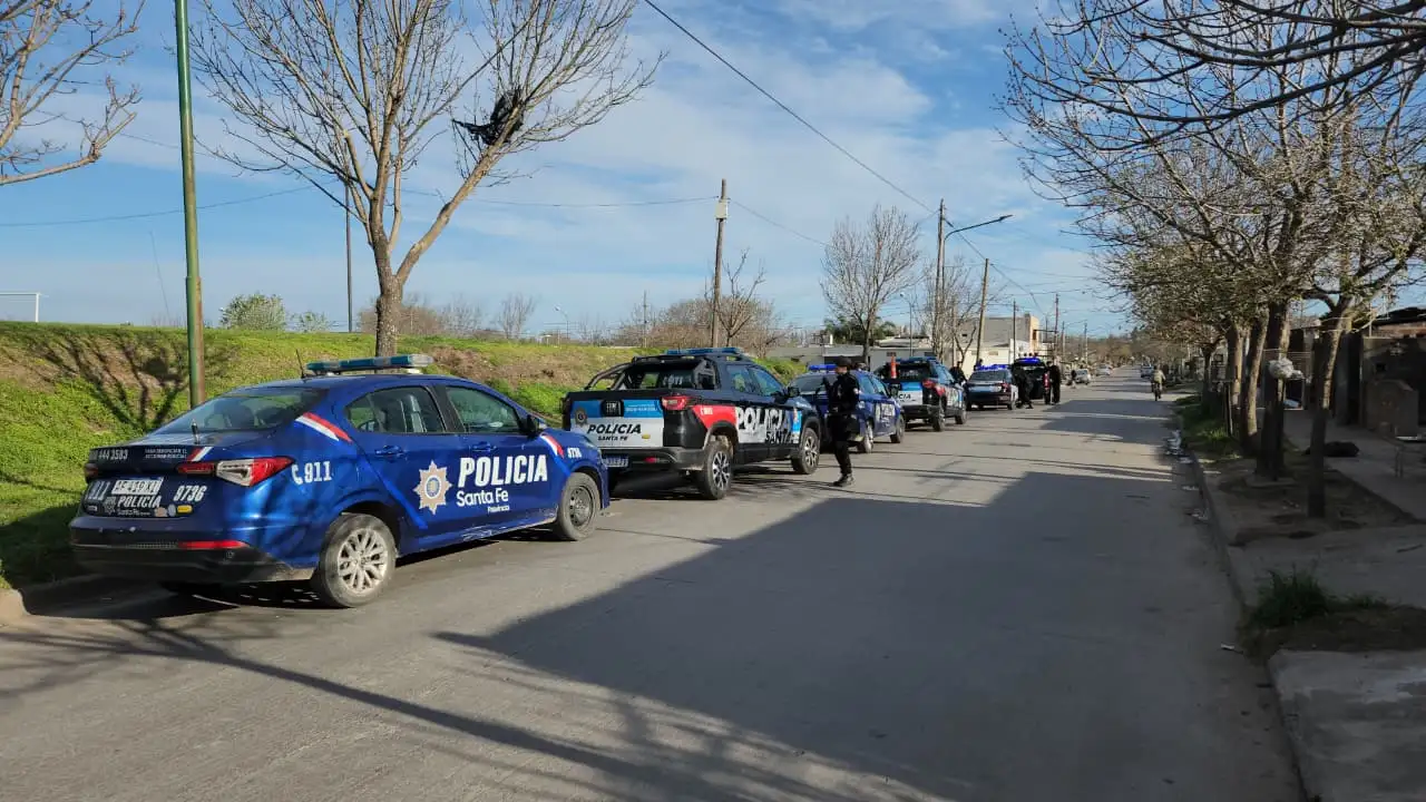 movimiento policial patrullero policia rafaela carlos gardel y ciudad de esperanza barrio barranquitas - 3