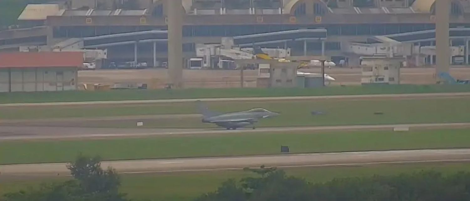 Unexpected landing of RAF Eurofighter Typhoon fighters in Rio de Janeiro