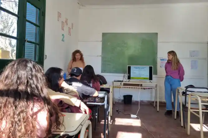 Taller de herramientas para el mundo laboral para alumnos de la Escuela Secundaria 8