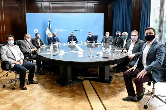 El Gobierno lanzó créditos por $2.000 millones para la cadena avícola