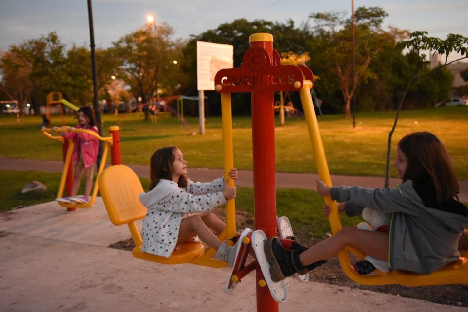 Luis Castellano inauguró un punto sano en barrio Fátima